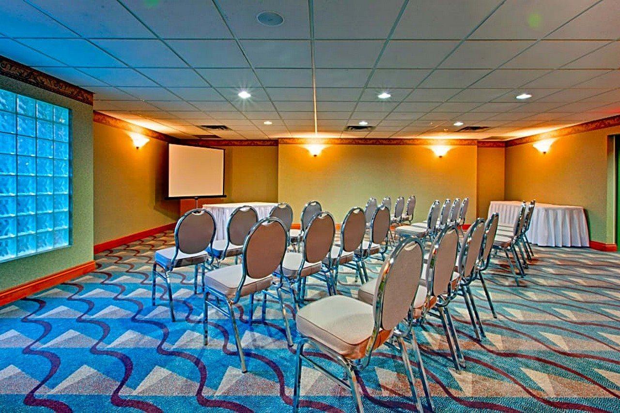 Doubletree By Hilton West Kelowna Exterior photo