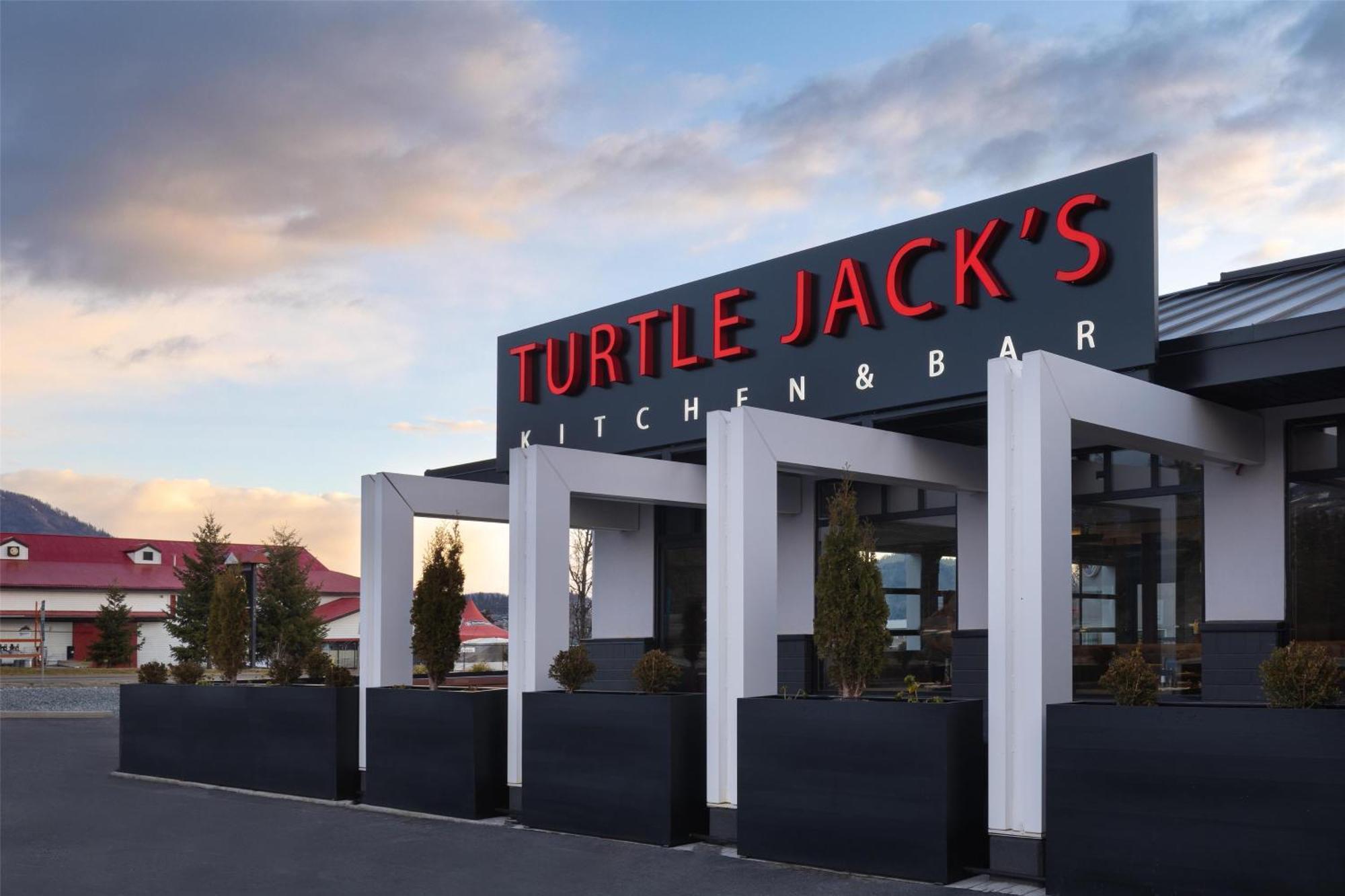 Doubletree By Hilton West Kelowna Exterior photo