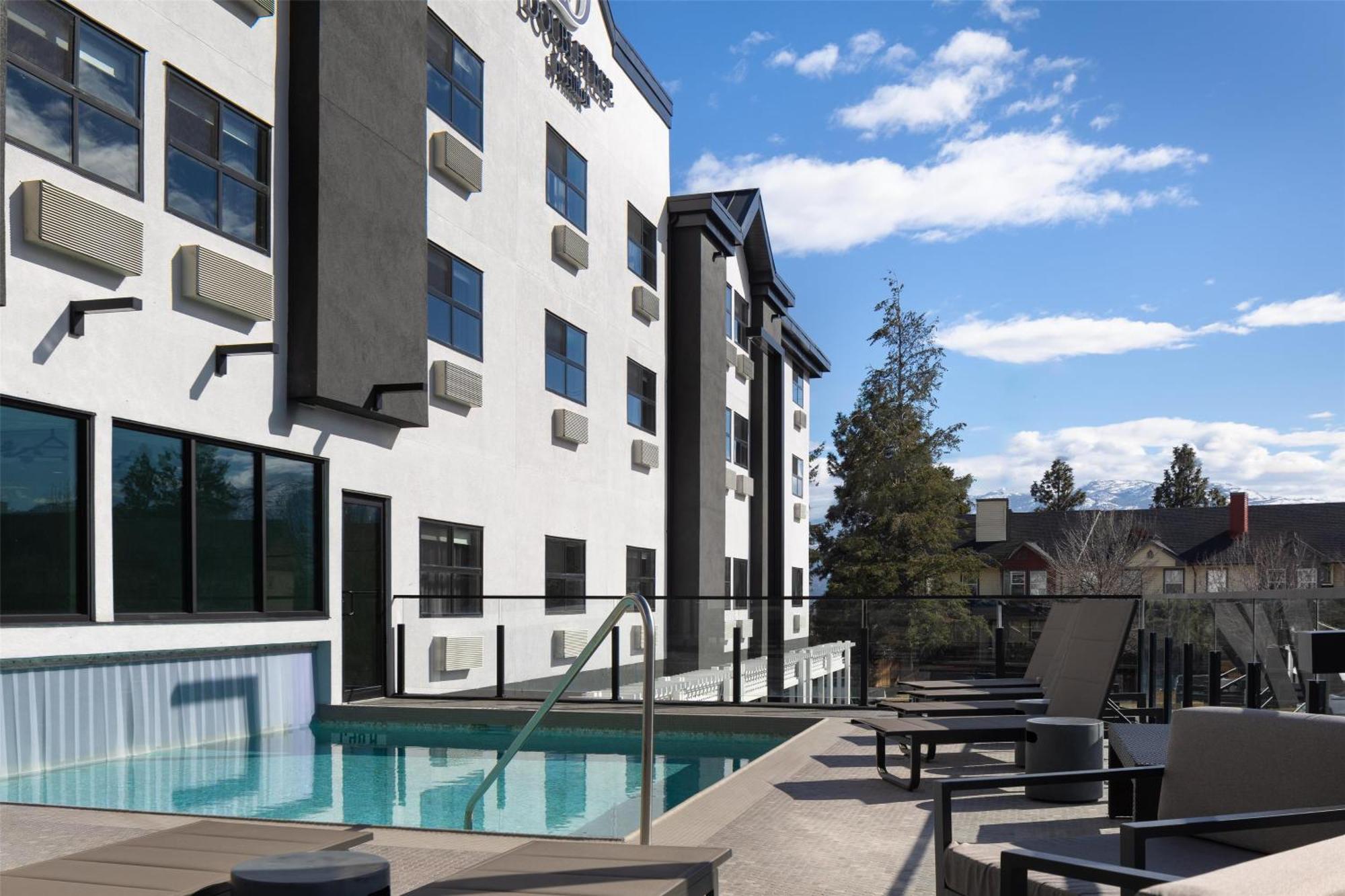 Doubletree By Hilton West Kelowna Exterior photo