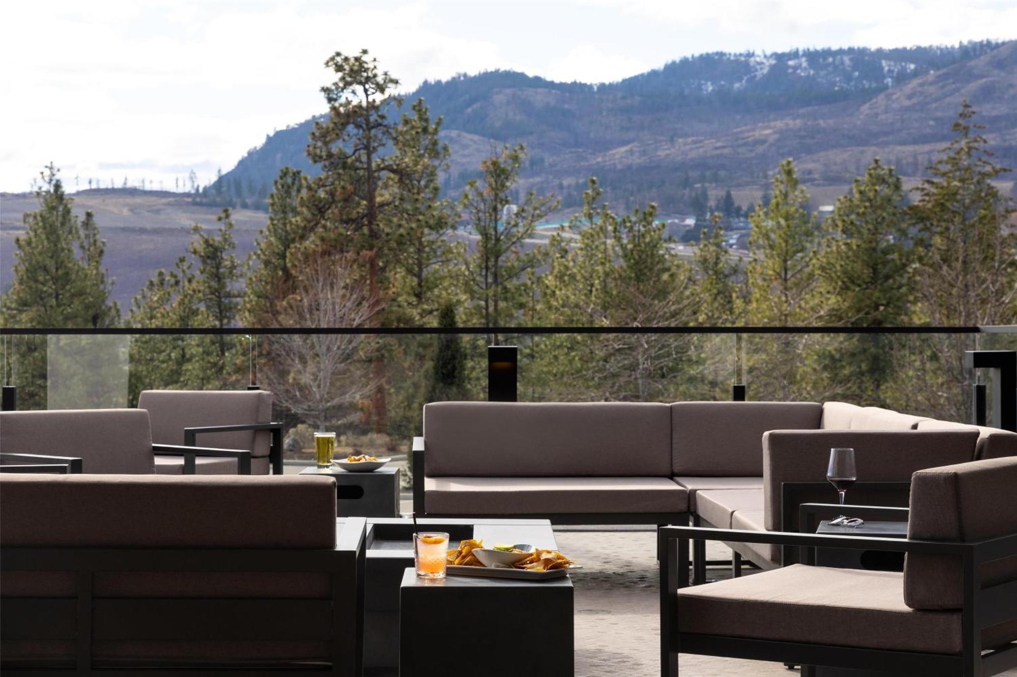 Doubletree By Hilton West Kelowna Exterior photo