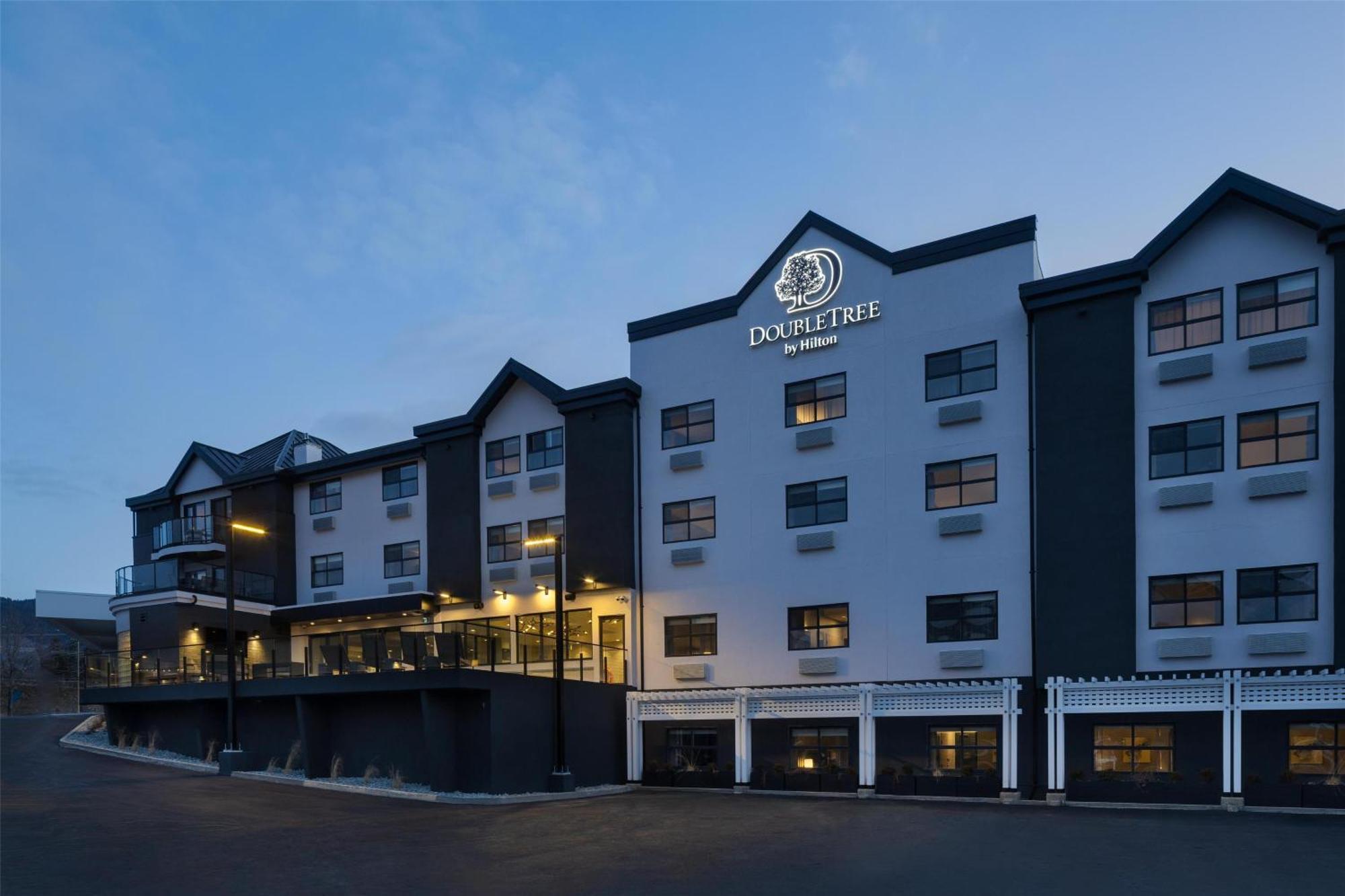 Doubletree By Hilton West Kelowna Exterior photo