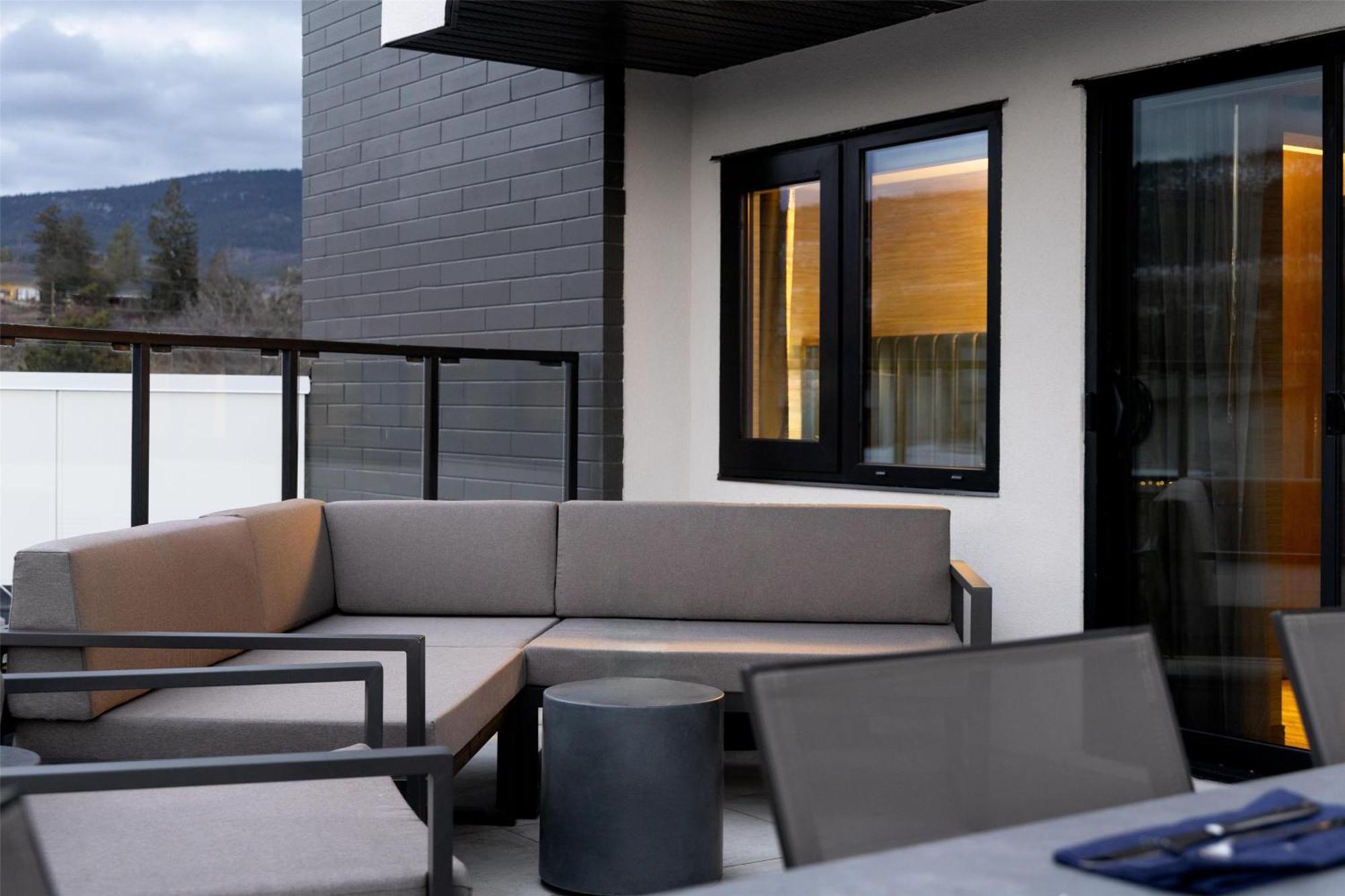 Doubletree By Hilton West Kelowna Exterior photo
