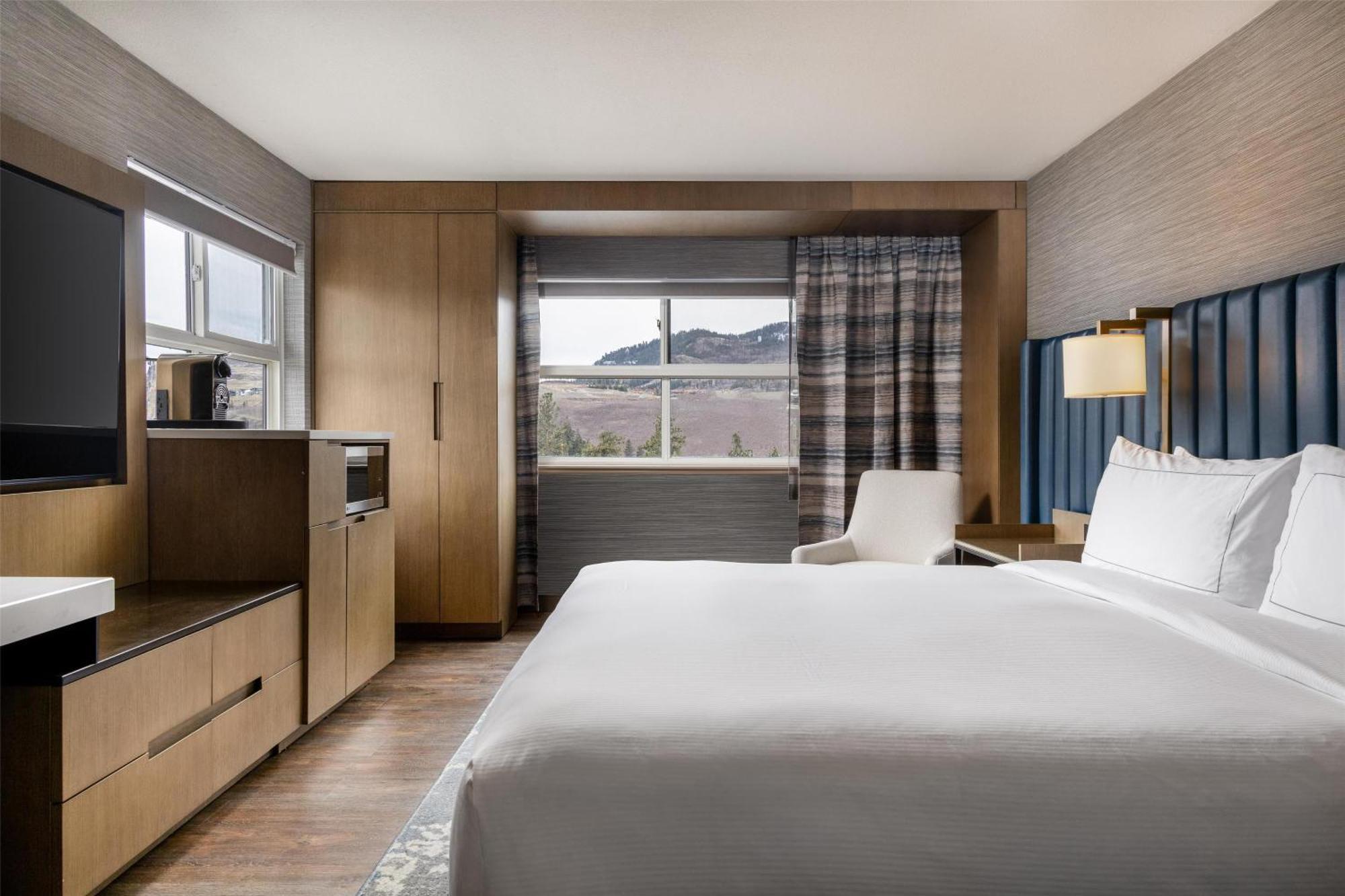 Doubletree By Hilton West Kelowna Exterior photo