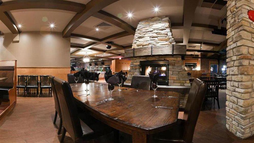 Doubletree By Hilton West Kelowna Exterior photo