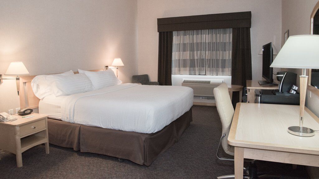Doubletree By Hilton West Kelowna Exterior photo